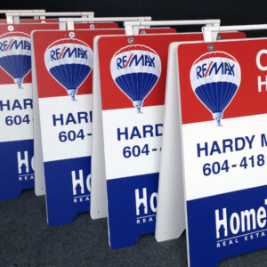 24" x 32" Plastic sandwich board with plastic handle